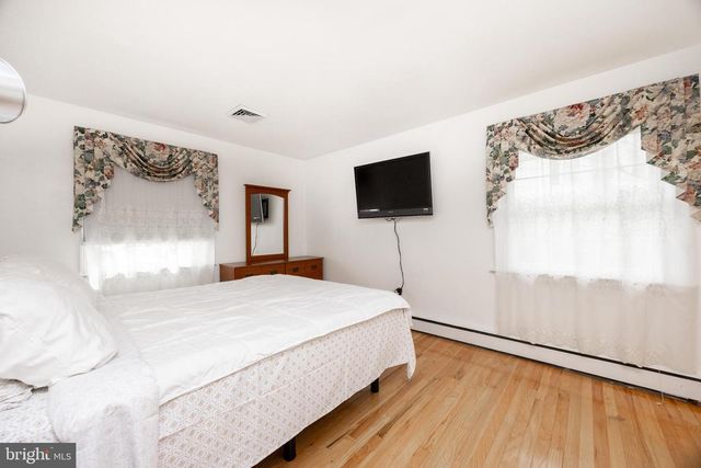 604 N LINE ST, Lansdale, PA 19446