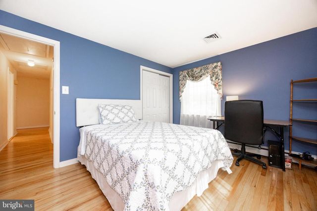 604 N LINE ST, Lansdale, PA 19446