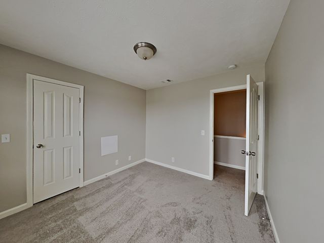 1421 E Nir Shreibman Blvd, La Vergne, TN 37086