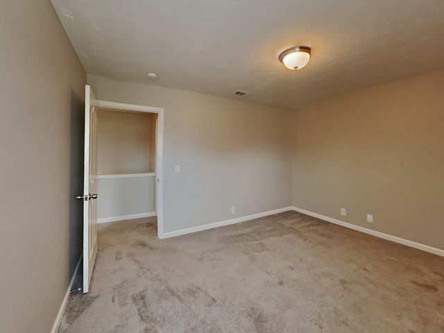 1421 E Nir Shreibman Blvd, La Vergne, TN 37086