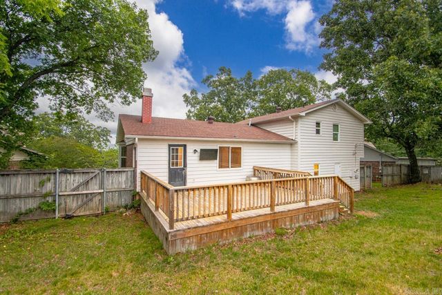 11 Coral Court, Little Rock, AR 72112