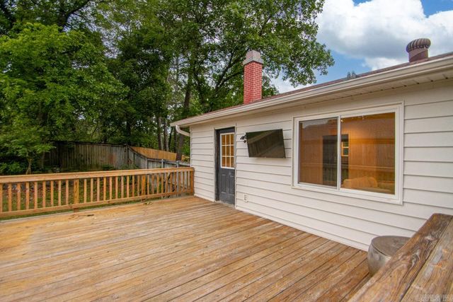 11 Coral Court, Little Rock, AR 72112