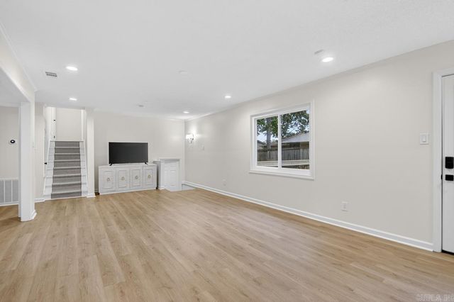 11 Coral Court, Little Rock, AR 72112