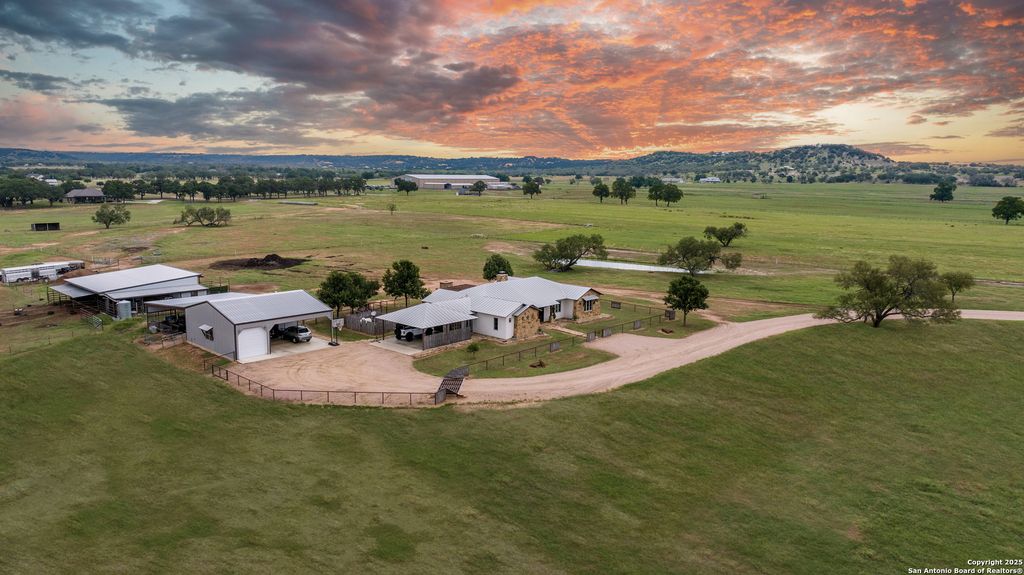 5686 Ranch Rd 1631, Fredericksburg, TX 78624