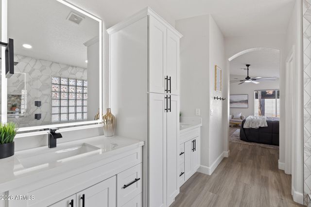 7908 W ROSE GARDEN Lane, Peoria, AZ 85382