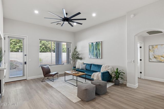 7908 W ROSE GARDEN Lane, Peoria, AZ 85382