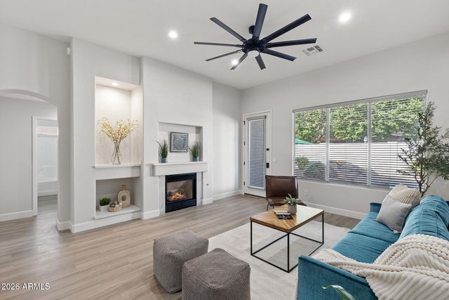 7908 W ROSE GARDEN Lane, Peoria, AZ 85382