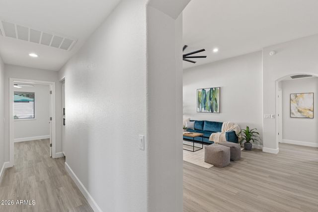 7908 W ROSE GARDEN Lane, Peoria, AZ 85382