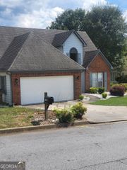 7700 Lakeshore Court, Riverdale, GA 30296