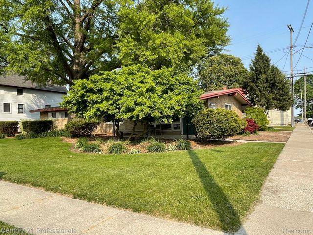 130 WASHINGTON Street, Marine City, MI 48039