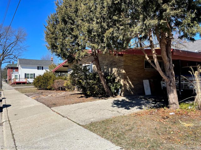 130 WASHINGTON Street, Marine City, MI 48039