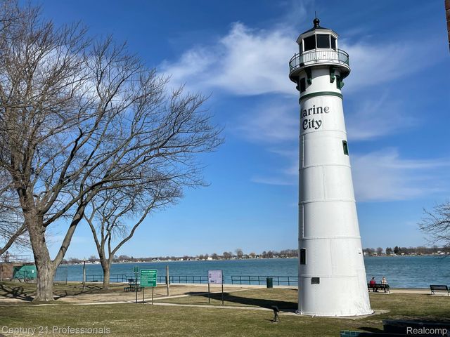 130 WASHINGTON Street, Marine City, MI 48039