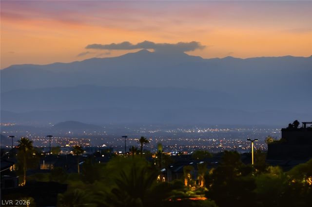 2948 Foxtail Creek Avenue, Henderson, NV 89052