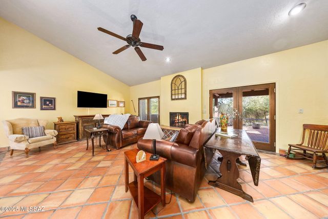 9817 N Calle Loma Linda, Oro Valley, AZ 85737