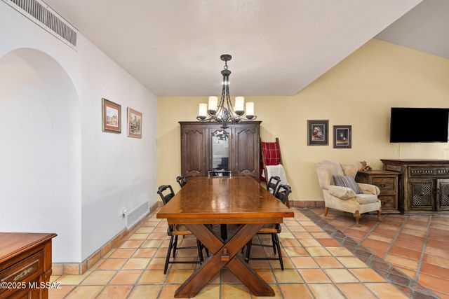 9817 N Calle Loma Linda, Oro Valley, AZ 85737