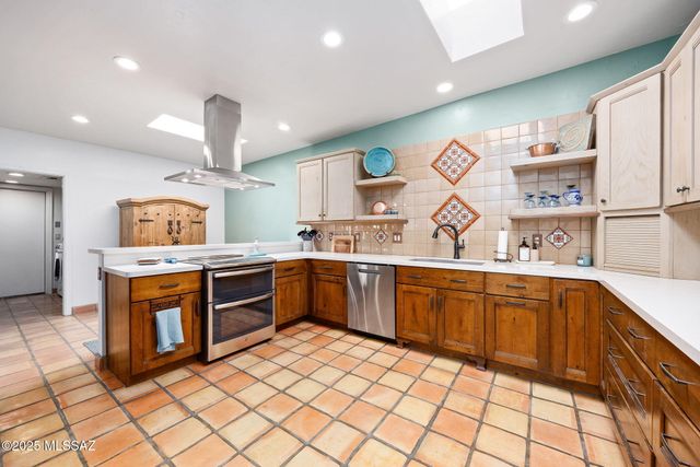 9817 N Calle Loma Linda, Oro Valley, AZ 85737