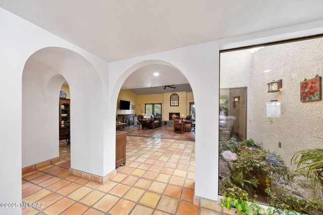 9817 N Calle Loma Linda, Oro Valley, AZ 85737