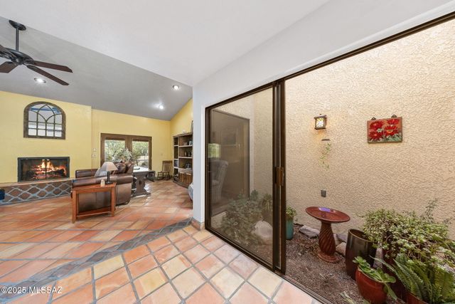 9817 N Calle Loma Linda, Oro Valley, AZ 85737