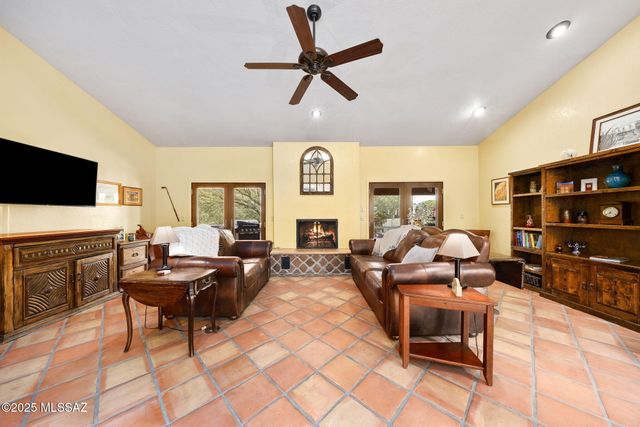 9817 N Calle Loma Linda, Oro Valley, AZ 85737