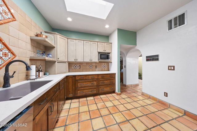 9817 N Calle Loma Linda, Oro Valley, AZ 85737