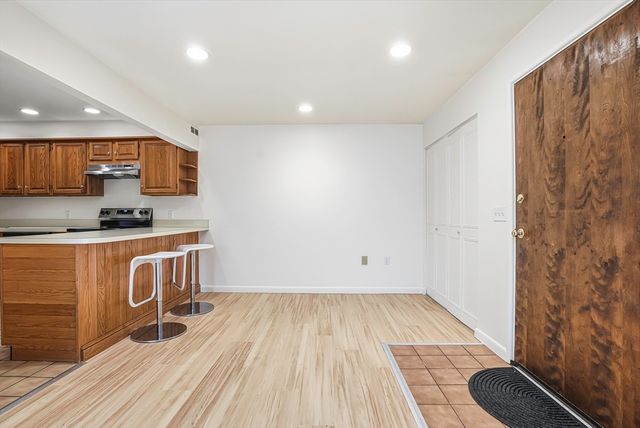 59 School St B12, Northborough, MA 01532