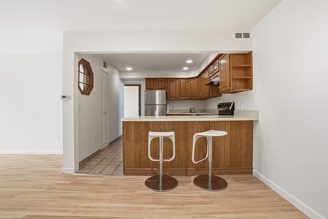 59 School St B12, Northborough, MA 01532