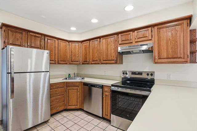 59 School St B12, Northborough, MA 01532