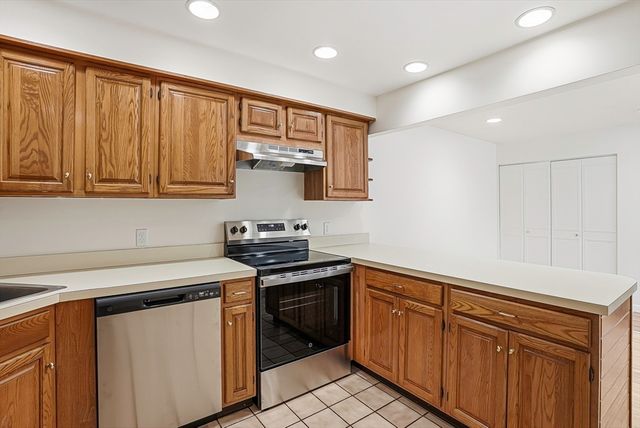 59 School St B12, Northborough, MA 01532