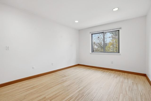 59 School St B12, Northborough, MA 01532