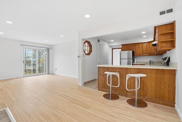 59 School St B12, Northborough, MA 01532