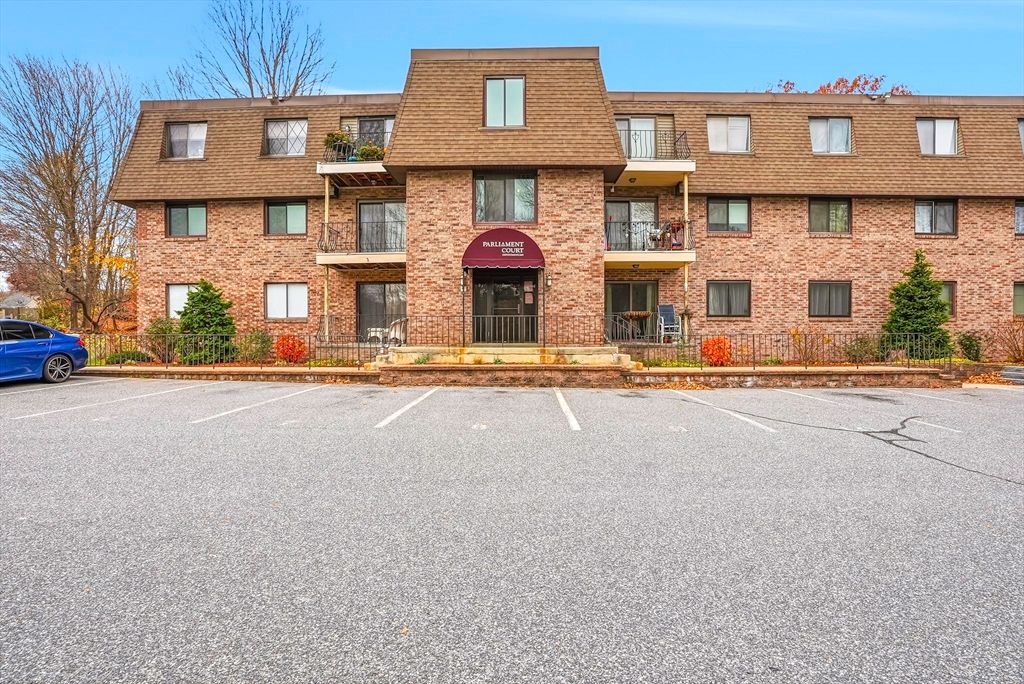 59 School St B12, Northborough, MA 01532