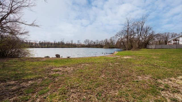 1010 Arlene Court 5, Bloomington, IL 61701