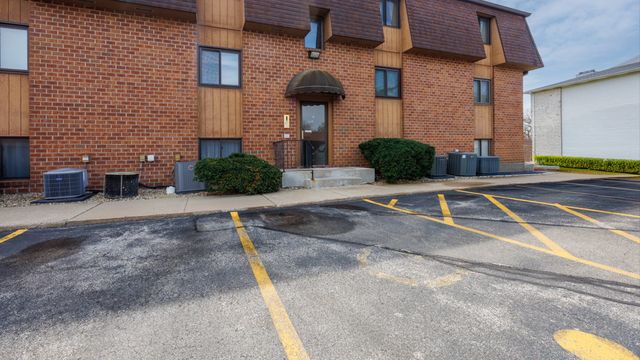 1010 Arlene Court 5, Bloomington, IL 61701