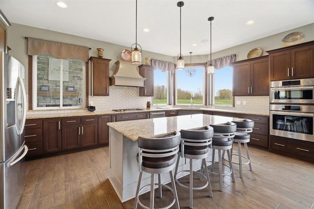 227 PETERLYNN DRIVE, Wrightstown, WI 54180