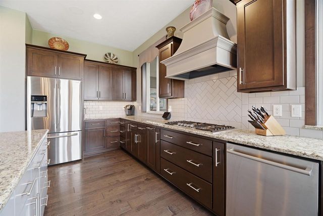 227 PETERLYNN DRIVE, Wrightstown, WI 54180