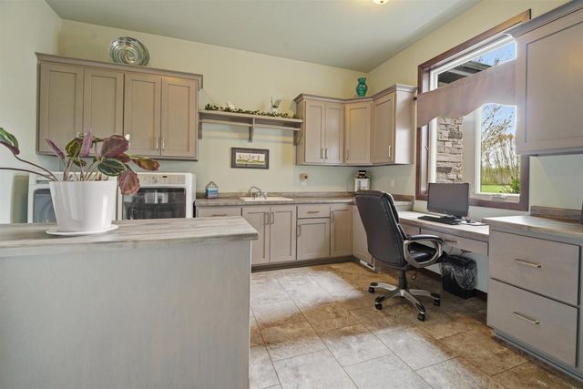 227 PETERLYNN DRIVE, Wrightstown, WI 54180