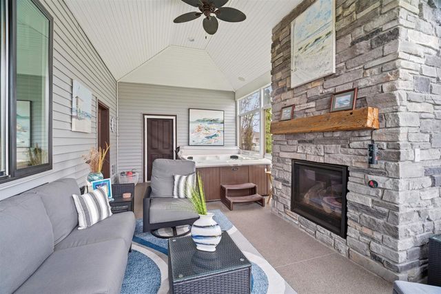 227 PETERLYNN DRIVE, Wrightstown, WI 54180