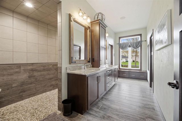 227 PETERLYNN DRIVE, Wrightstown, WI 54180