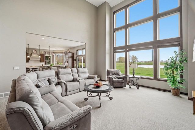 227 PETERLYNN DRIVE, Wrightstown, WI 54180