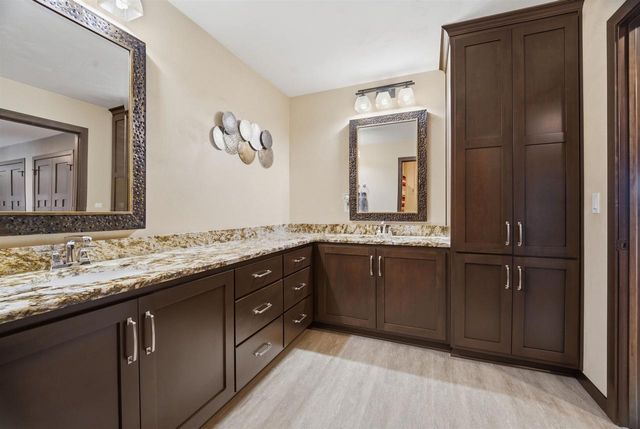227 PETERLYNN DRIVE, Wrightstown, WI 54180