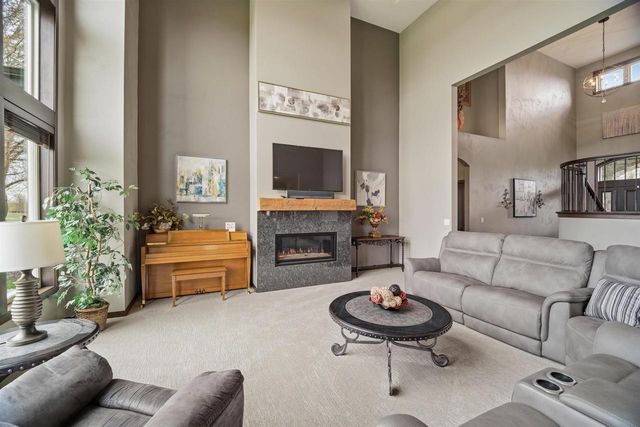 227 PETERLYNN DRIVE, Wrightstown, WI 54180