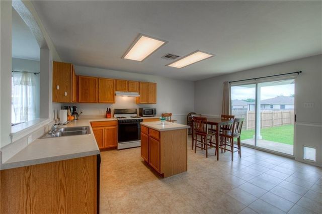114 Grant CT, Leander, TX 78641