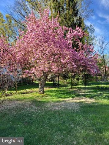 37 GREEN AVE, Lawrenceville, NJ 08648