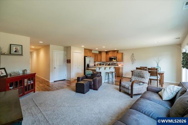 2952 NW Persimmon Wy, Albany, OR 97321