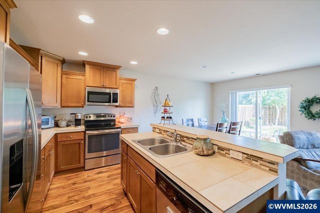 2952 NW Persimmon Wy, Albany, OR 97321