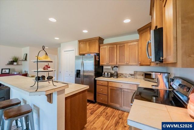 2952 NW Persimmon Wy, Albany, OR 97321