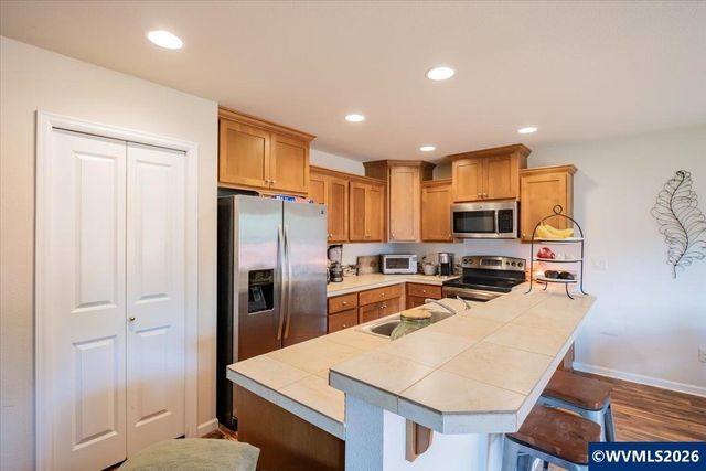 2952 NW Persimmon Wy, Albany, OR 97321