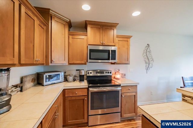 2952 NW Persimmon Wy, Albany, OR 97321