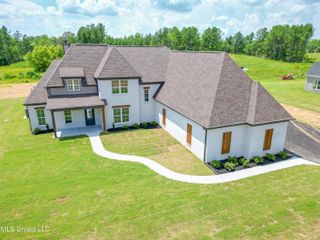 665 N Fogg Road, Nesbit, MS 38651