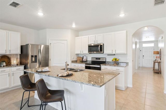 2810 HARMONIA HAMMOCK ROAD, Harmony, FL 34773